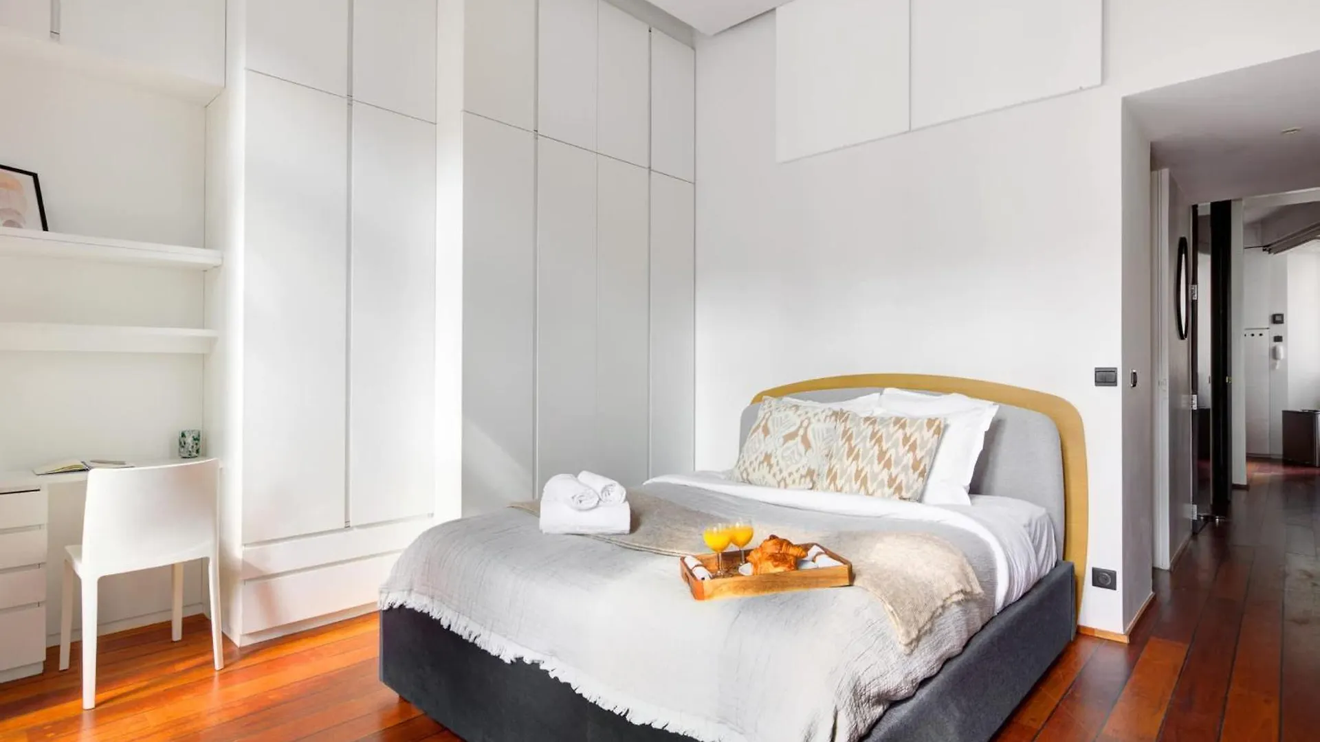 Bnbnova - Le Marais & Place De La Republique - 3Br Paris 0*,