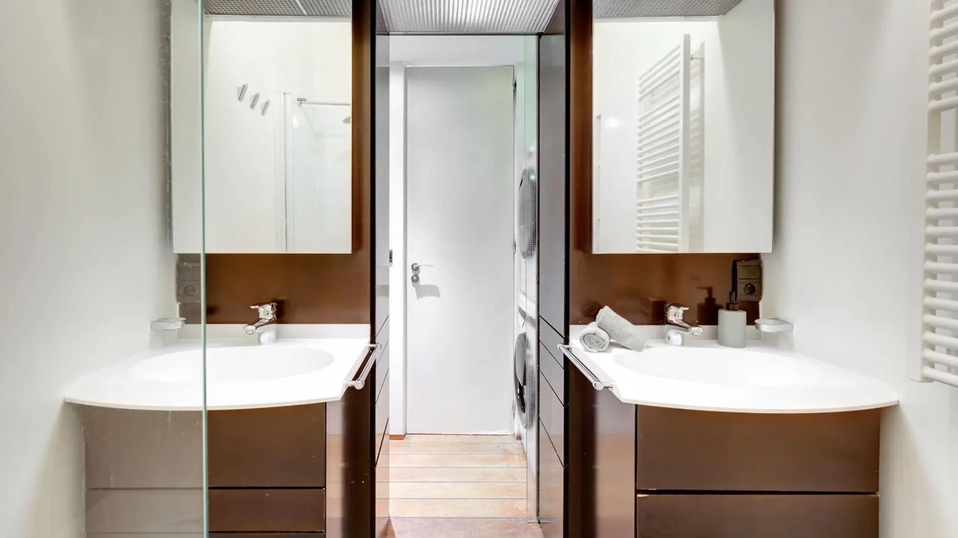 Bnbnova - Le Marais & Place De La Republique - 3Br Paris 0*,